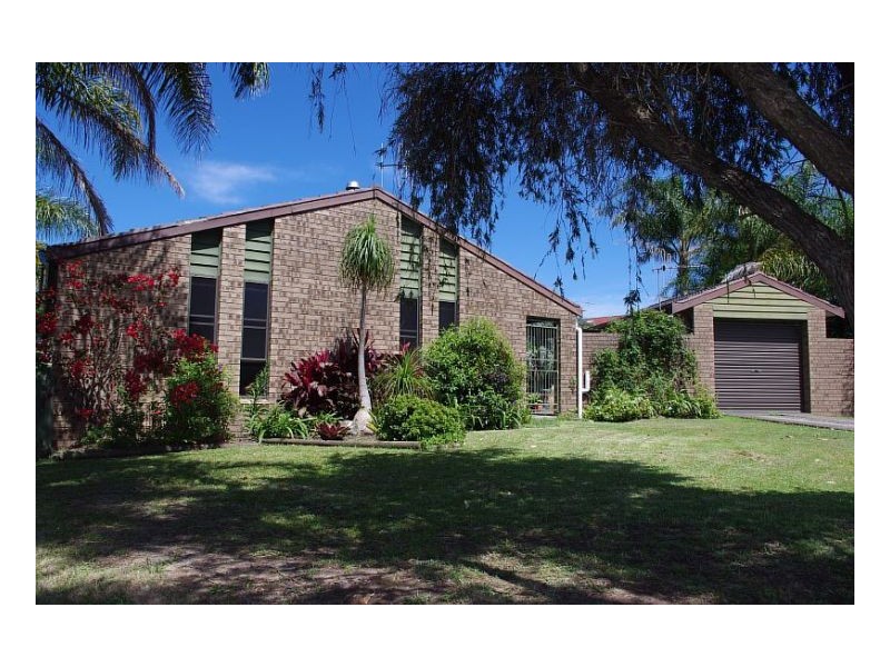 8 Paradise Close, Old Bar NSW 2430
