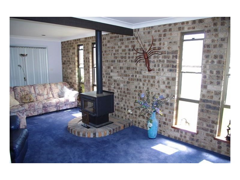 8 Paradise Close, Old Bar NSW 2430