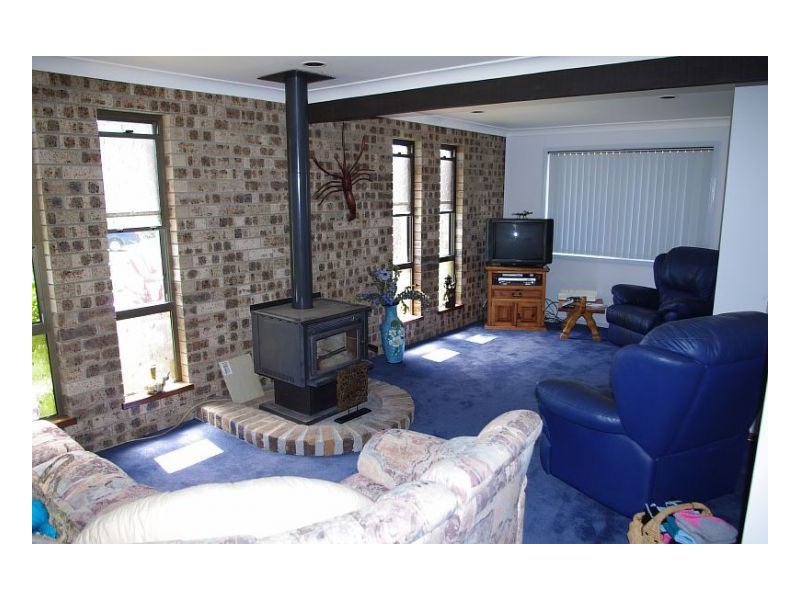 8 Paradise Close, Old Bar NSW 2430