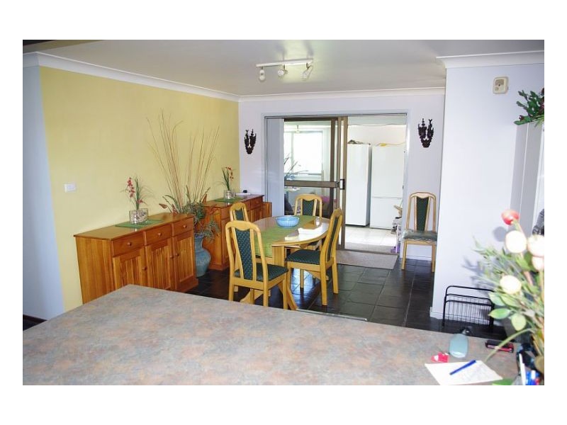 8 Paradise Close, Old Bar NSW 2430