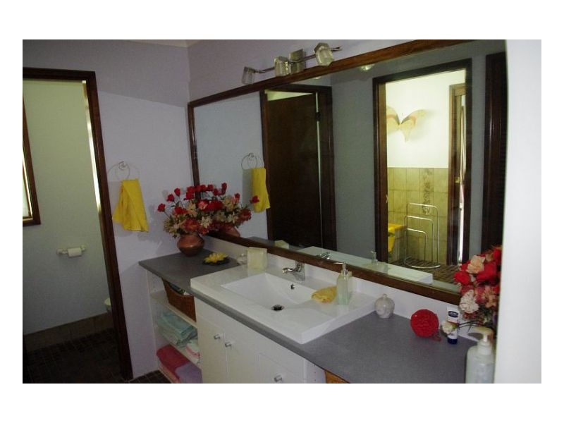 8 Paradise Close, Old Bar NSW 2430