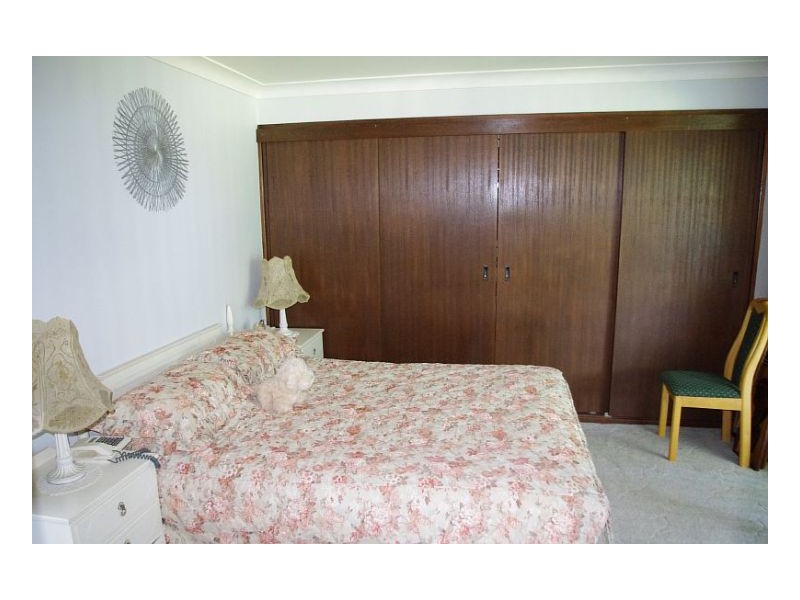 8 Paradise Close, Old Bar NSW 2430