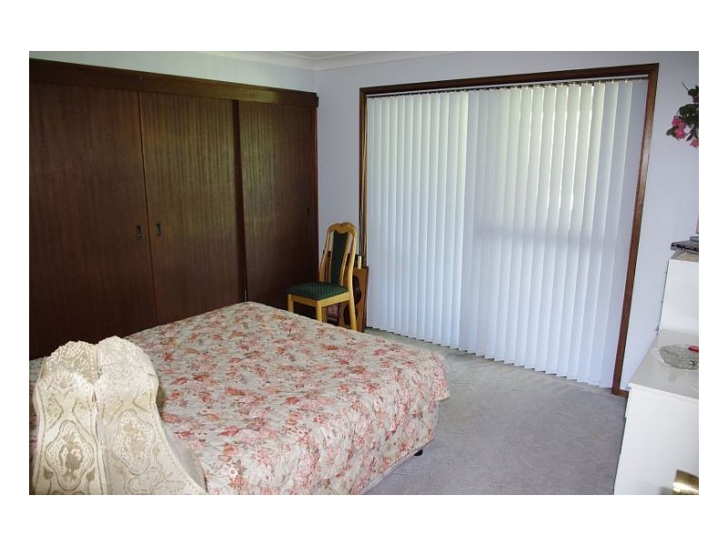 8 Paradise Close, Old Bar NSW 2430