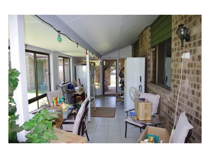 8 Paradise Close, Old Bar NSW 2430