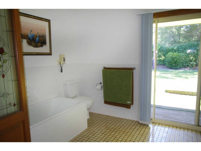 26 Oakflat Close, Old Bar NSW 2430