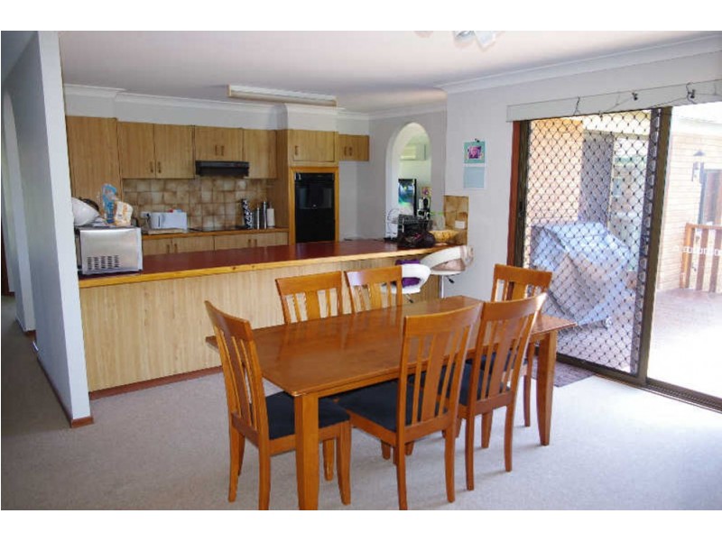 34 Joel Drive, Old Bar NSW 2430