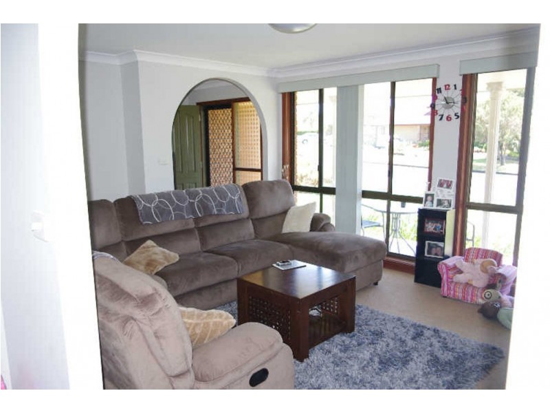 34 Joel Drive, Old Bar NSW 2430