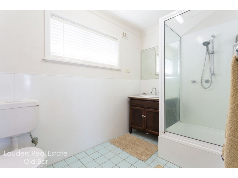 20 Old Bar Road, Old Bar NSW 2430