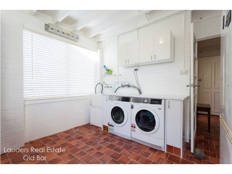 20 Old Bar Road, Old Bar NSW 2430