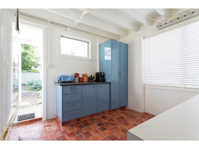 20 Old Bar Road, Old Bar NSW 2430