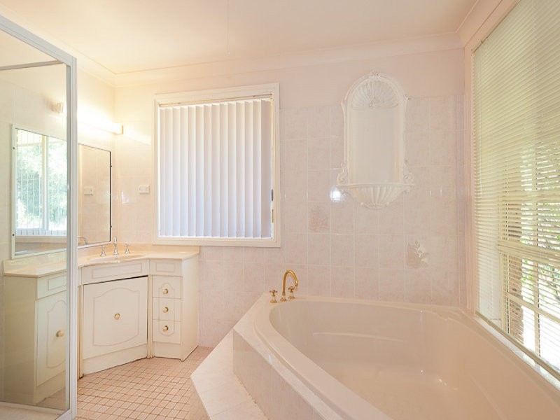 19 Harrogate Lane, Old Bar NSW 2430