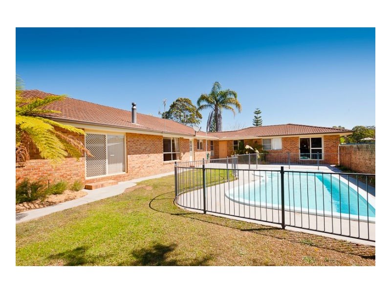 19 Harrogate Lane, Old Bar NSW 2430