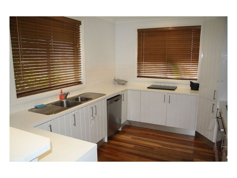 20 Surfsound Avenue, Wallabi Point NSW 2430