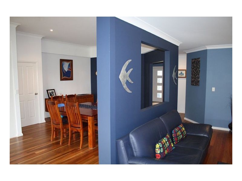 20 Surfsound Avenue, Wallabi Point NSW 2430