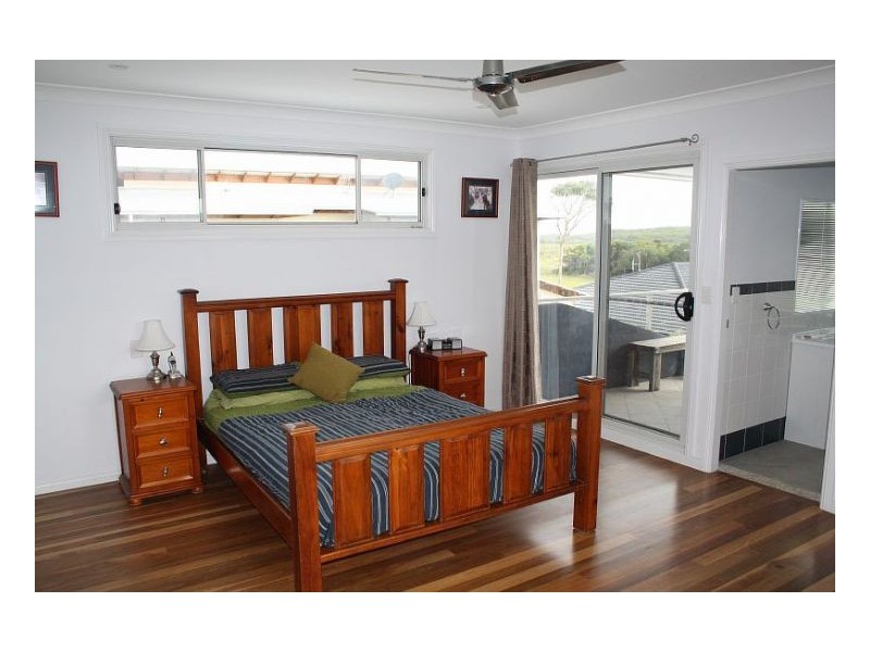 20 Surfsound Avenue, Wallabi Point NSW 2430