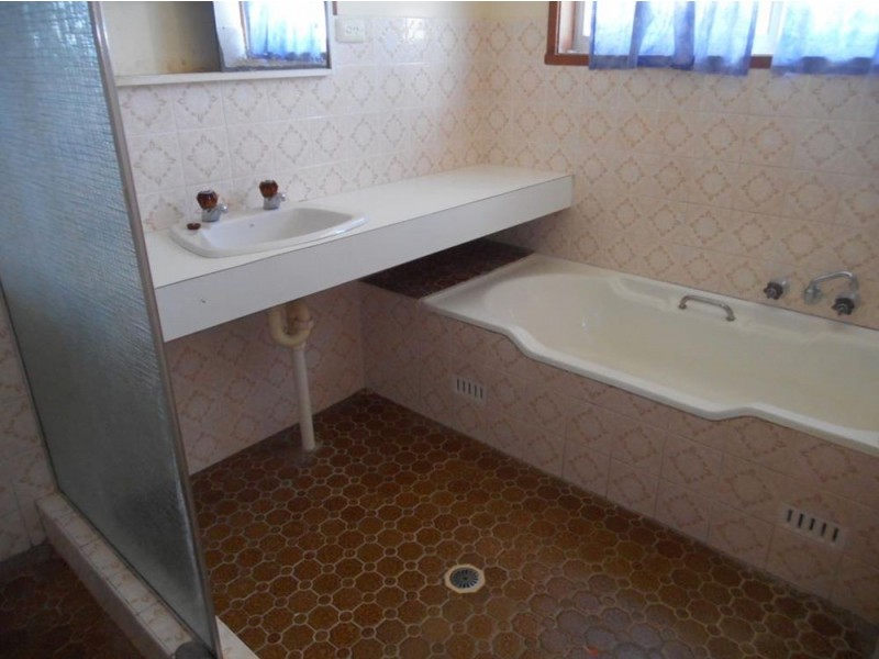 14 Kolang Street, Old Bar NSW 2430