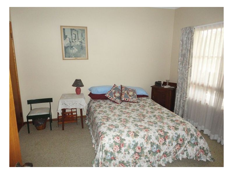 27 Manning Point Road, Old Bar NSW 2430