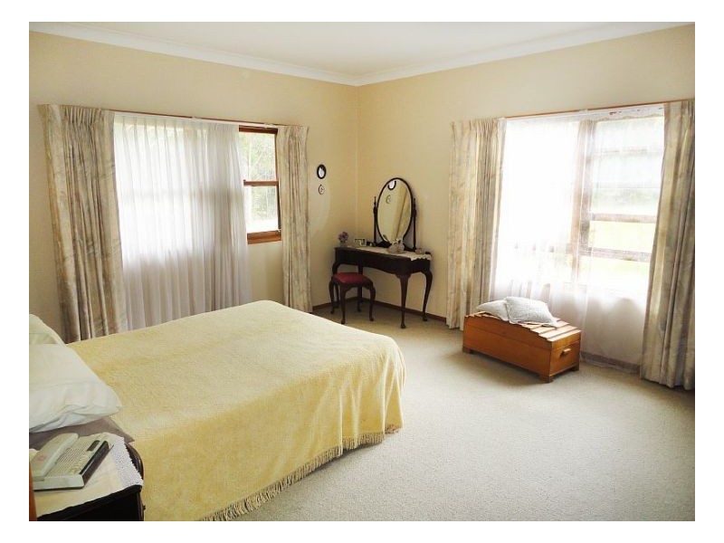 27 Manning Point Road, Old Bar NSW 2430