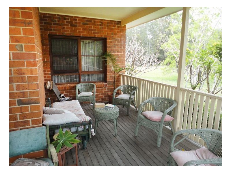 27 Manning Point Road, Old Bar NSW 2430