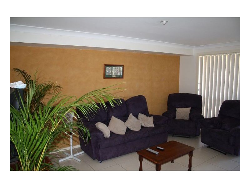 1/10 Bluehaven Drive, Old Bar NSW 2430