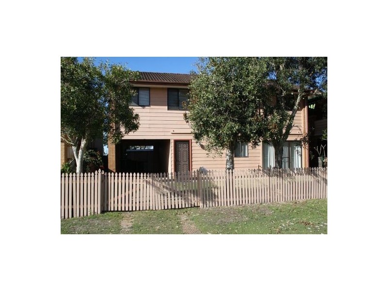 6 Lewis Street, Old Bar NSW 2430