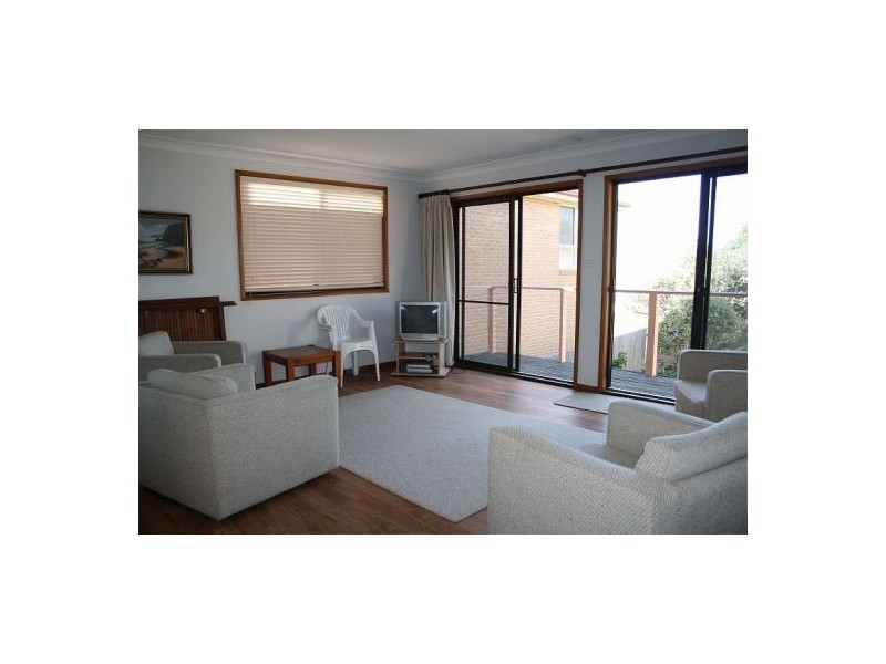 6 Lewis Street, Old Bar NSW 2430