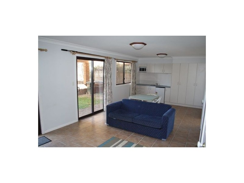 6 Lewis Street, Old Bar NSW 2430