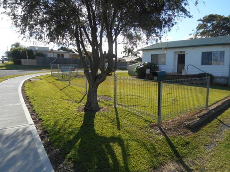 77 Old Bar Road, Old Bar NSW 2430