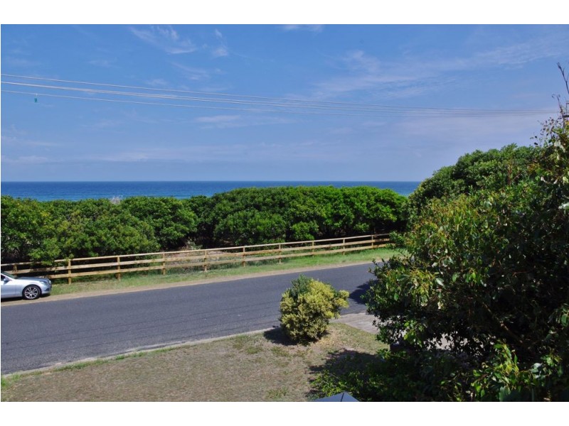37 Pacific Parade, Old Bar NSW 2430