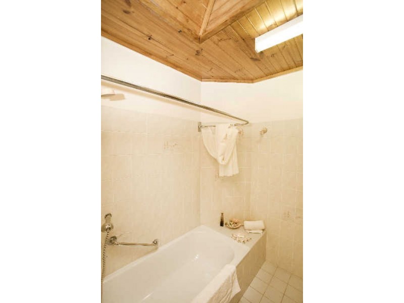 138 Manning Point Road, Old Bar NSW 2430