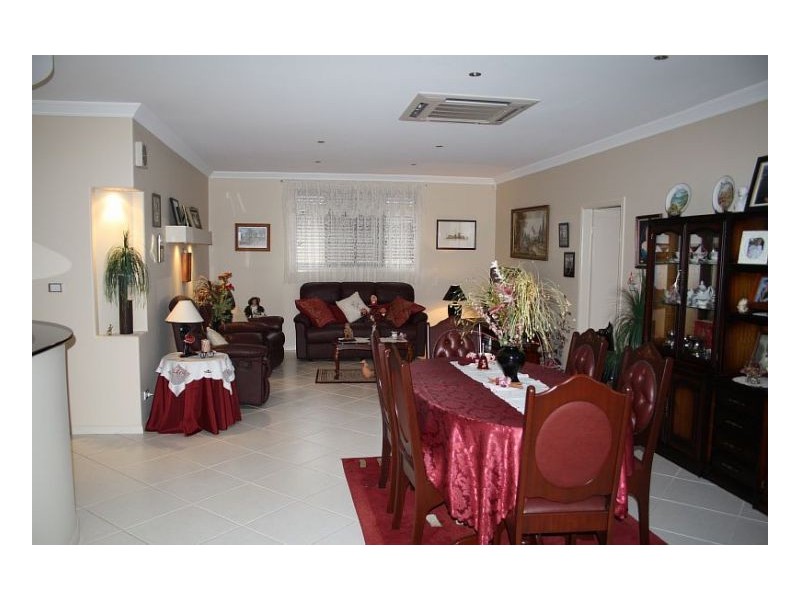 8 Sturt Place, Taree NSW 2430