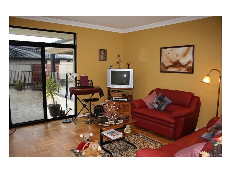 8 Sturt Place, Taree NSW 2430