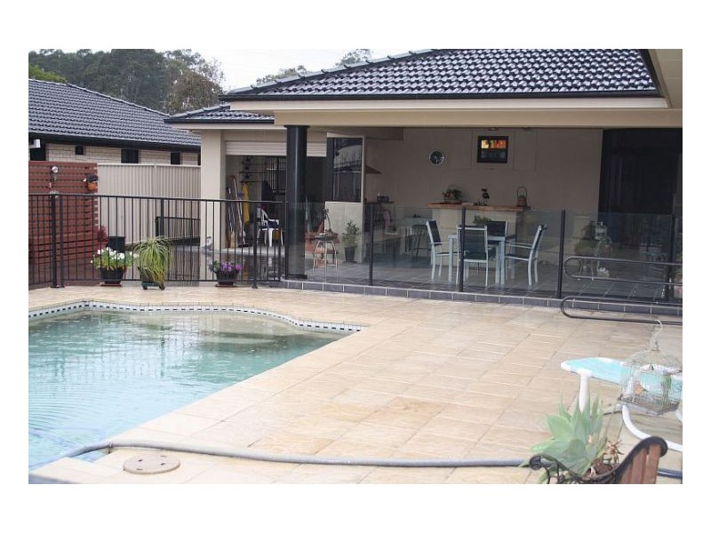 8 Sturt Place, Taree NSW 2430