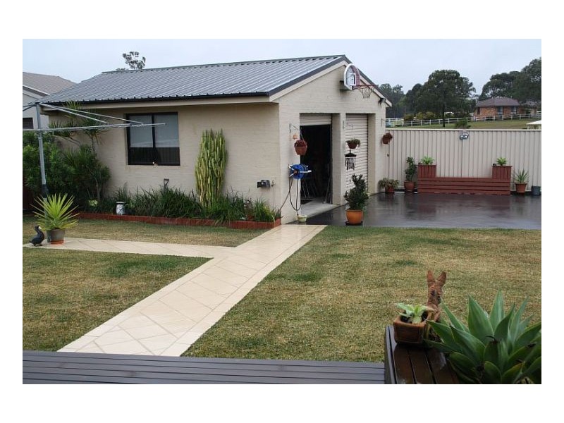 8 Sturt Place, Taree NSW 2430