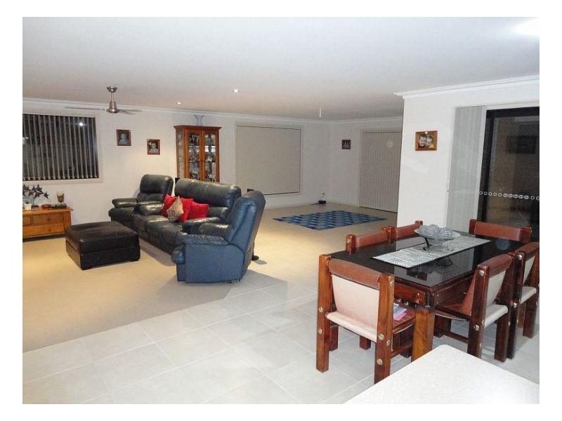 31 Albatross Way, Old Bar NSW 2430