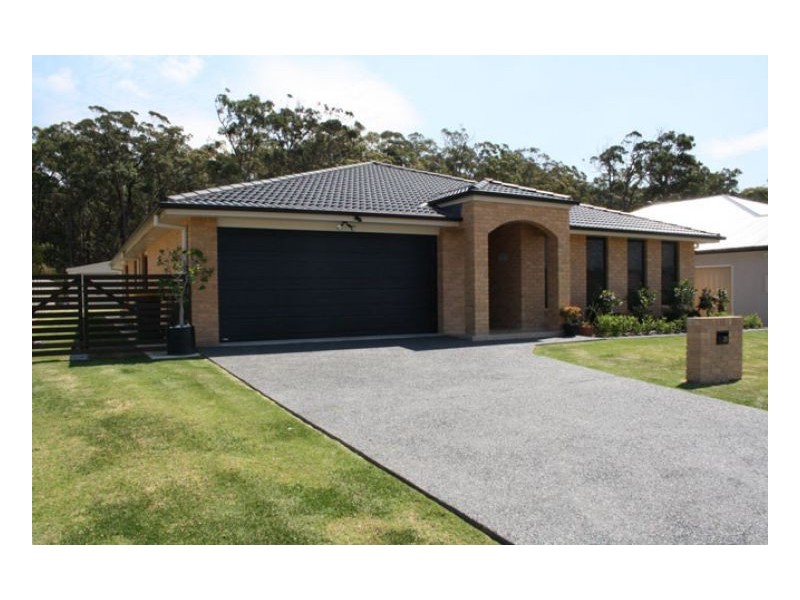 31 Albatross Way, Old Bar NSW 2430