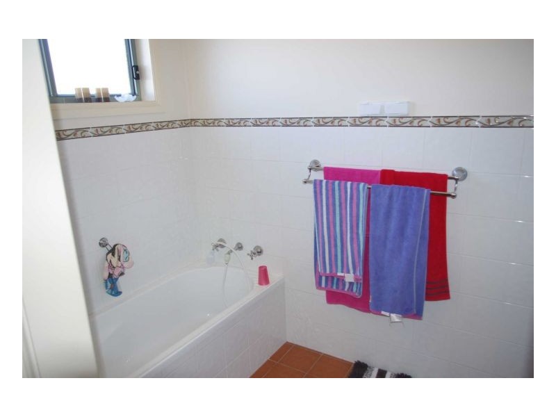 18 Mistral Pl, Old Bar NSW 2430