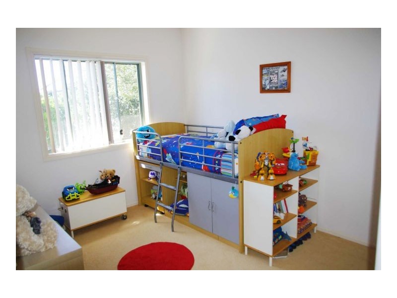 18 Mistral Pl, Old Bar NSW 2430