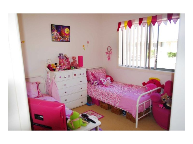 18 Mistral Pl, Old Bar NSW 2430