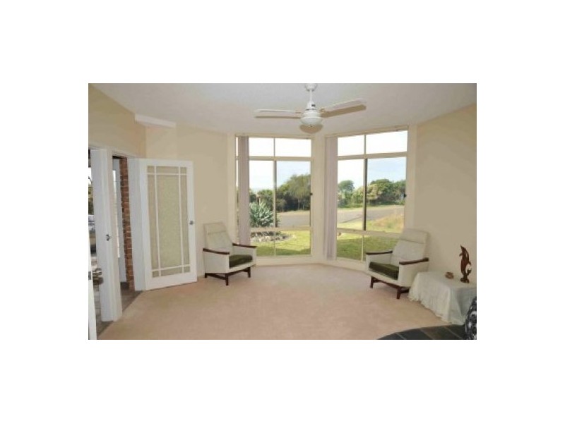 27 Marine Drive, Wallabi Point NSW 2430