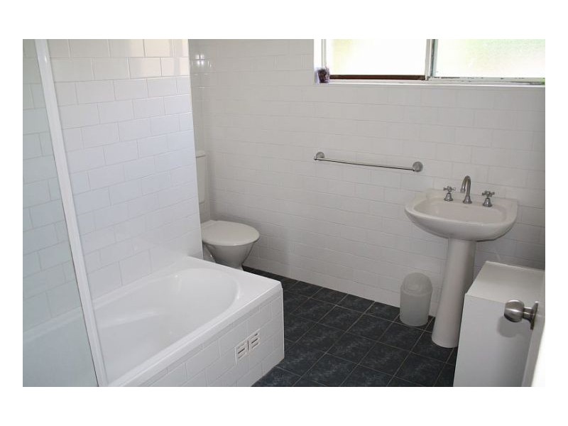 5 Rose Street, Old Bar NSW 2430
