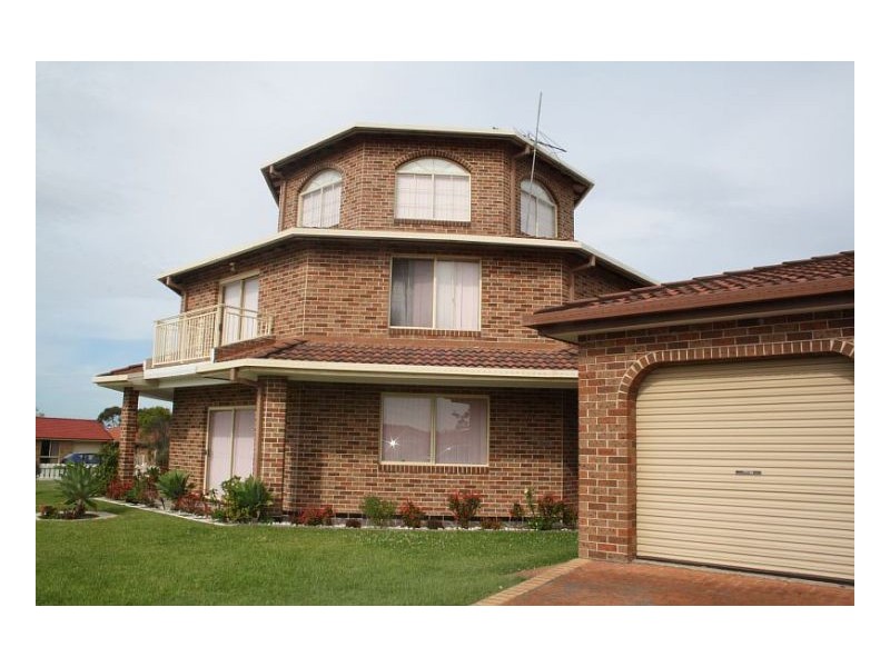 12 Beach Street, Wallabi Point NSW 2430