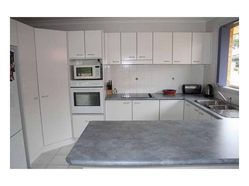 2/10 Mistral Pl, Old Bar NSW 2430