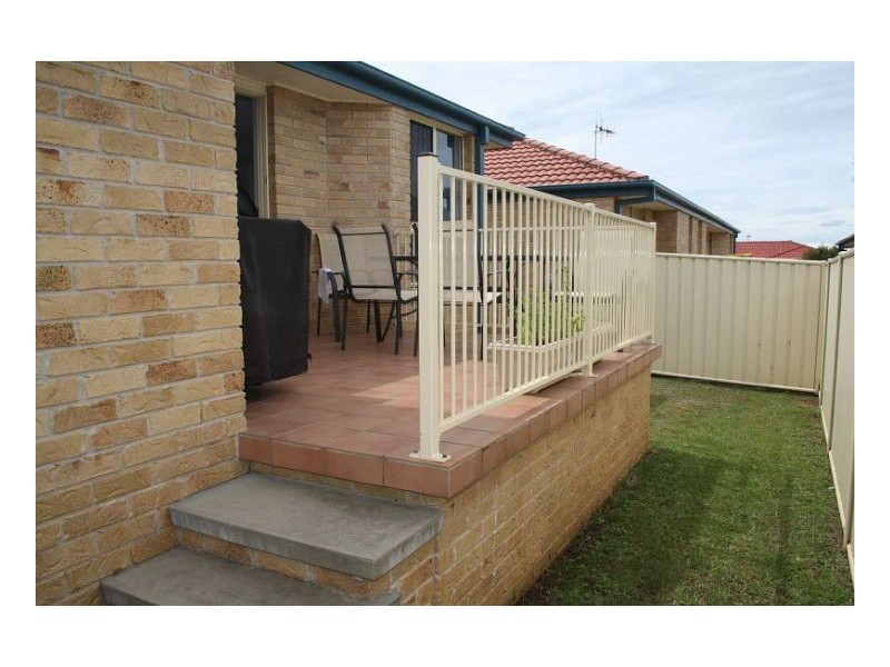 2/10 Mistral Pl, Old Bar NSW 2430