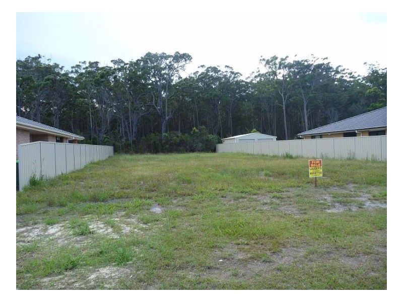 33 Albatross Way, Old Bar NSW 2430