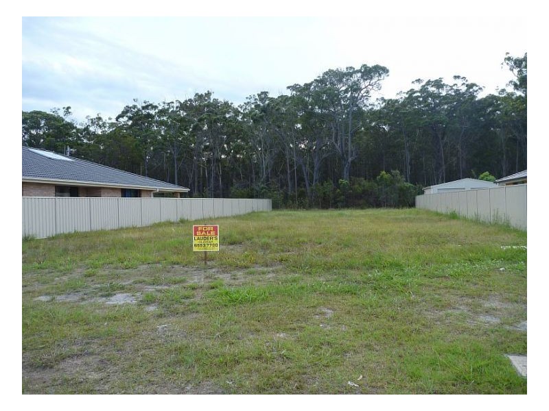 33 Albatross Way, Old Bar NSW 2430