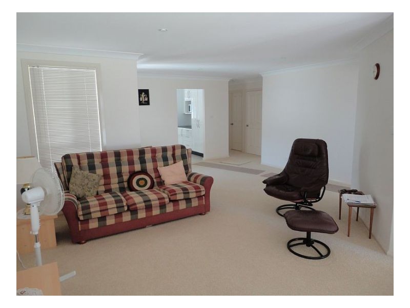 10 Albatross Way, Old Bar NSW 2430