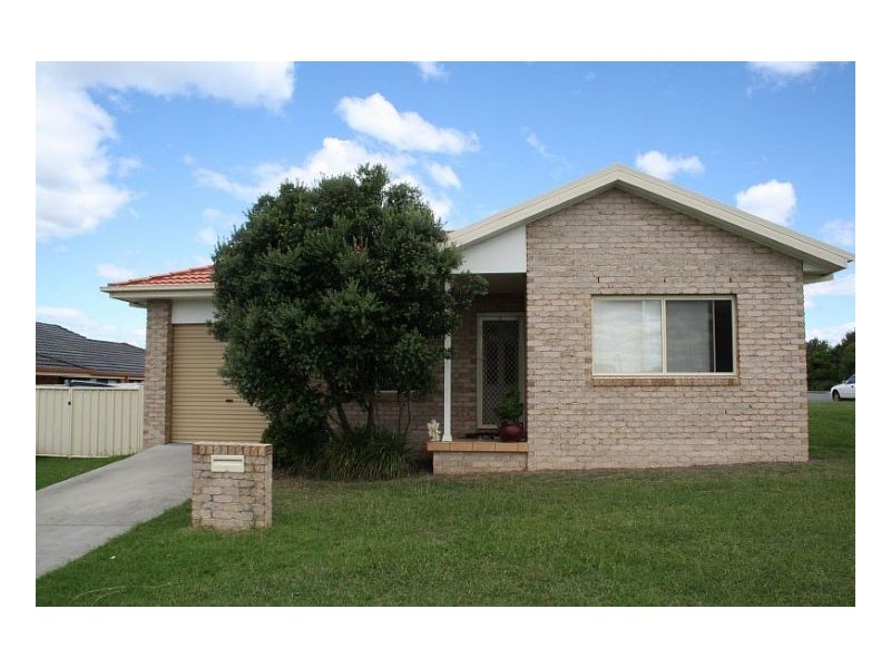 1/2 Ivy Crescent, Old Bar NSW 2430