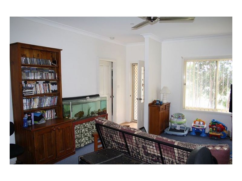 1/2 Ivy Crescent, Old Bar NSW 2430