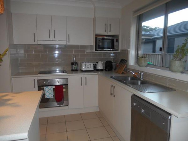 38 Albatross, Old Bar NSW 2430